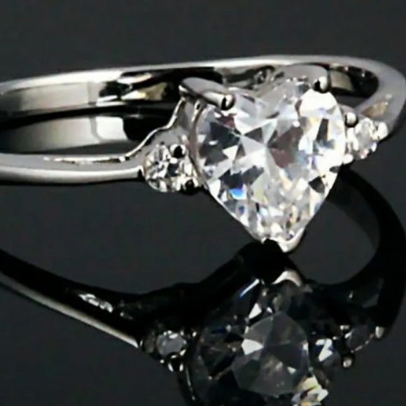 HEART CUT ICE ON FIRE RING - Picture 9 of 9